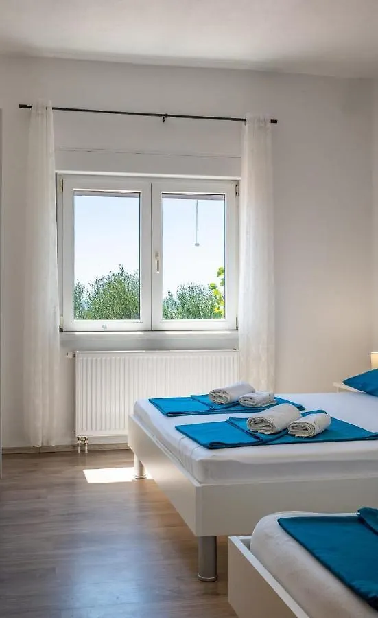 Family Friendly Apartments With A Swimming Pool Rtina - Stosici, Zadar - 21450