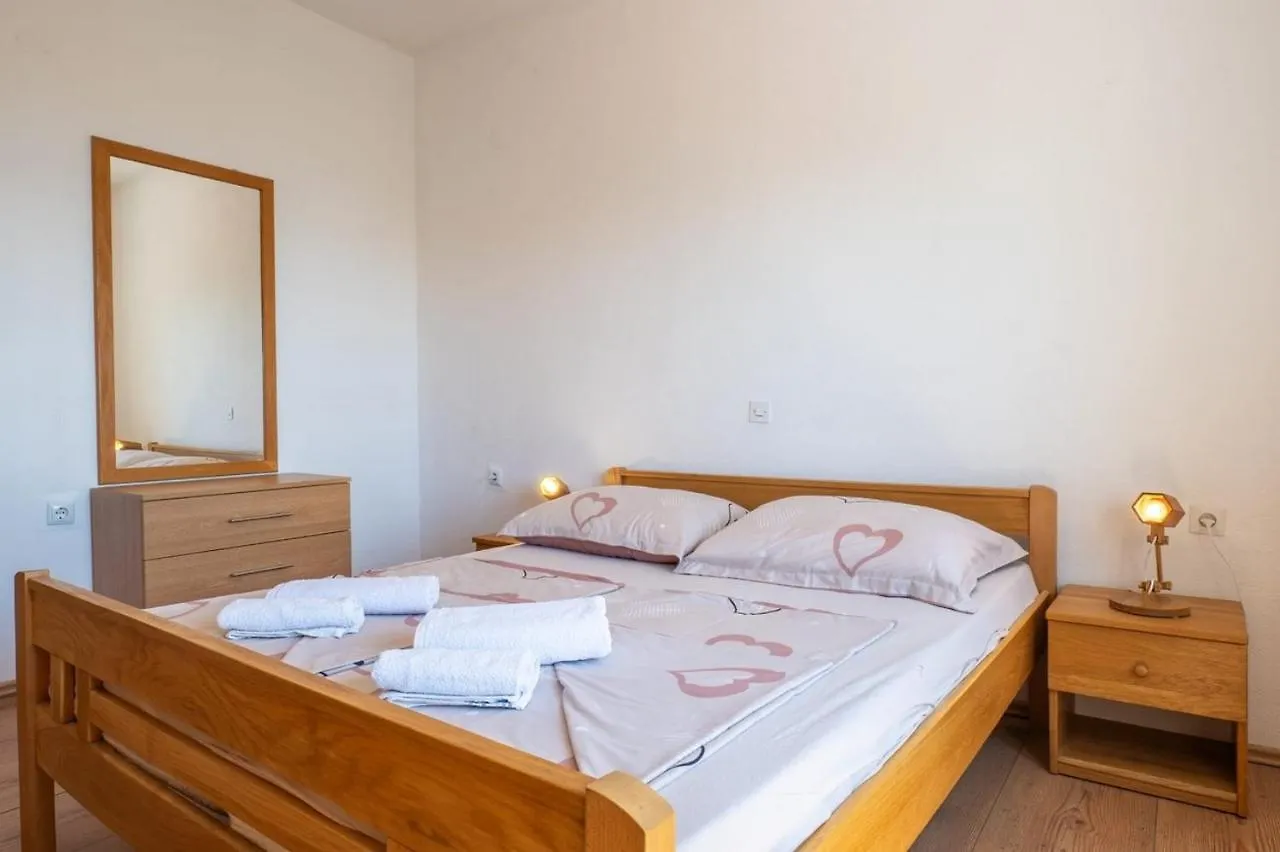 Family Friendly Apartments With A Swimming Pool Rtina - Stosici, Zadar - 21450 Croatia